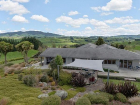 Above the River Karapiro Bed & Breakfast, Karapiro